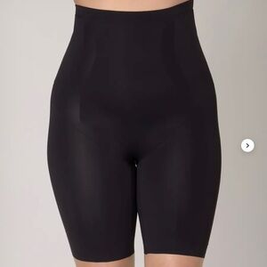 Bali High-Waisted Black Shapewear Shorts sz Medium